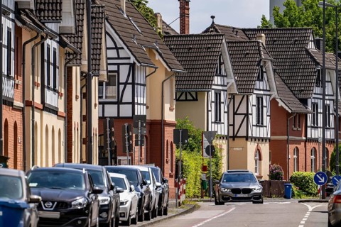 Residential buildings, on Nobelstrasse, in the Wiesdorf district, in Leverkusen, Bayer AG's