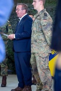 Defence Minister Boris Pistorius visits the Germersheim air force training battalion