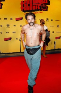 Arman Kashani at the #SchwarzeSchafe premiere at the cinema in the Kulturbrauerei on 15.7.2025