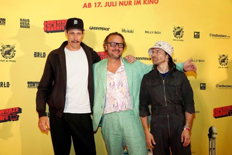 Marxc Hosemann, director Oliver Rihs with songwriter of Schwarze Schafe Tobias Jundt (Bonaparte) at