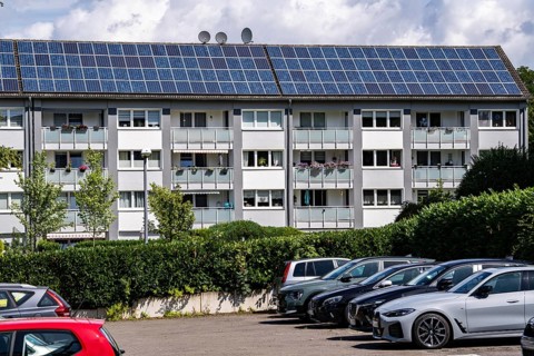 Rented flats, apartment block, energy table renovated, with solar roof, Essen, North