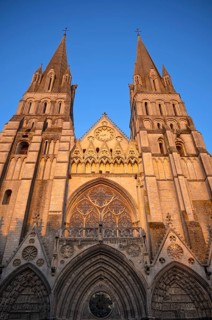 West facade, Cathedral Cathédrale Notre-Dame de Bayeux, evening light, Bayeux, Normandy, Calvados,