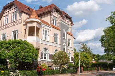 Living in the Schwachhausen district, façade of a Wilhelminian style villa, year 1904,