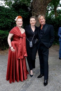Enie van de Meiklokjes, guest, Steve Norman at the Cocktail Prolongé for the Semi-Final Round of