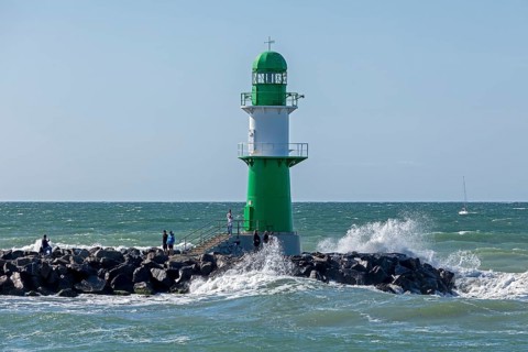 Waves, spray, people, beacon, Warnow estuary, Warnemünde, Rostock, Mecklenburg-Western Pomerania,