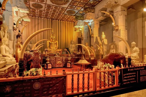 Temple of the sacred Tooth Relic or Sri Dalada Maligawa, New Shrine room or Alut Maligawa, Kandy,
