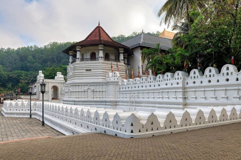 Temple of the sacred Tooth Relic or Sri Dalada Maligawa, Octagonal tower, Kandy, Sri Lanka