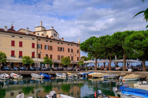 Houses at the harbour, Porto Vecchio, Lake Garda, Desenzano del Garda, Lombardy, Province of
