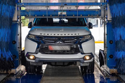 Mitsubishi car wash, Abu Dhabi, United Arab Emirates
