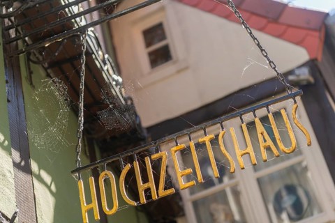 Wedding house in the spider's web in the Wüstestätte, renovated Schnoor neighbourhood with small