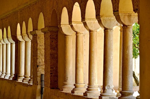 Romanesque columns, double columns in the cloister, Gothic basilica of the Cistercian Abbey of