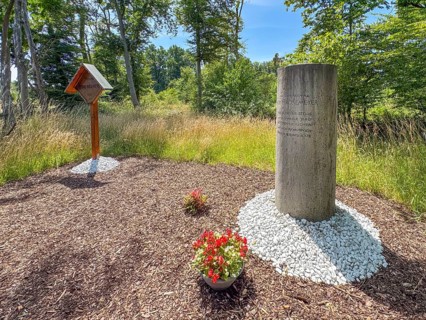 Free-standing stone column on the right Monument with inscription in memory of Bernd Rosemeyer,