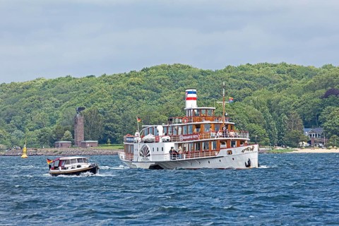 Historic paddle steamer Freya, submarine memorial, Kiel Week, Kiel Fjord, Möltenort, Heikendorf,