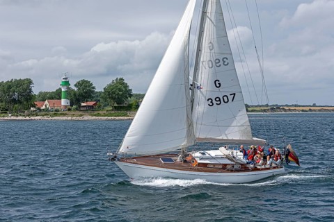 Sailboat in front of lighthouse BÃ¼lk, Kieler Woche, Kieler Förde, Strande, Kiel,