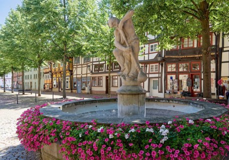 The glassblowing fountain on KreuzstraÃŸe in the historic old town centre of Rinteln. Lower Saxony,