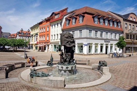 Boot fountain by sculptor Vinzenz Wanitschke at Döbeln's Niedermarkt, Old Town, Döbeln, Saxony,