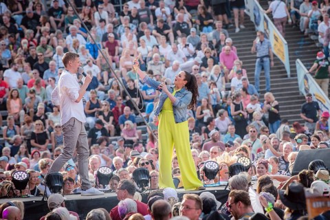 Sebastian Oswald and Simone Panteleit, presenters at the Berliner Rundfunk 91.4 Open Air at the
