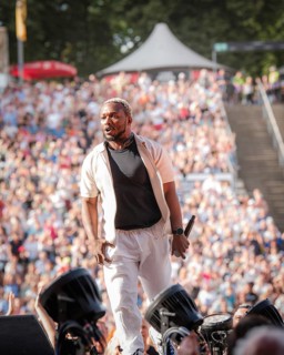 DJ of the Weather Girls at the Berliner Rundfunk 91.4 Open Air in the Berlin ParkbÃ¼hne Wuhlheide
