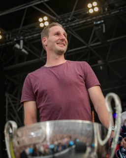 Players of the EisbÃ¤ren Berlin at the Berliner Rundfunk 91.4 Open Air in the Berlin ParkbÃ¼hne