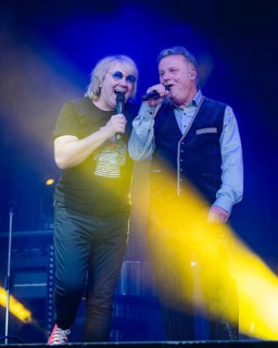 Tobias KÃ¼nzel and Henri Schmidt, singer of the band Die Prinzen at the Berliner Rundfunk 91.4 Open