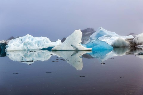 Icebergs in the morning light, JökulsÃ¡rlÃ³n glacier lagoon, Jökulsarlon, glacial lake,