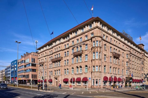 Le Méridien Grand Hotel Nuremberg, historical buildings, Marriott Hotels, lantern, pedestrians as