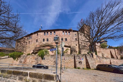 Kaiserburg, Kaiserkapelle, Heidenturm, castle, castle wall, castle chapel, angular tower, trees,