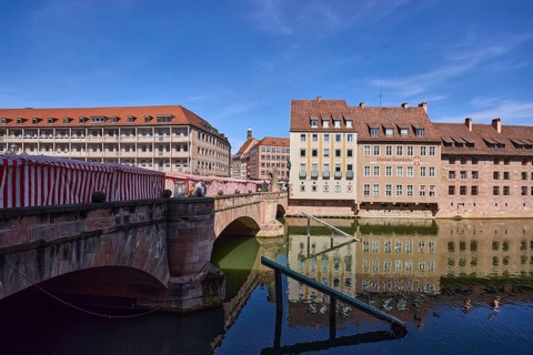 Museum bridge, pedestrian bridge, sandstone arch bridge, river Pegnitz, general architecture,
