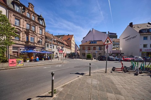 Street, general architecture, bollards, blue sky, cirrostratus clouds, intersection Grasersgasse