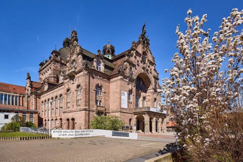 Nuremberg State Theatre, architect Christian Heinrich Seeling, theatre, opera, blossoming tree,