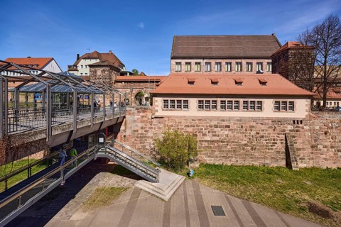 Tavern Tucher-BrÃ¤u at the opera house, old town, pedestrian bridge, city fortification, city wall,