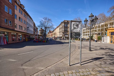 Pedestrian zone, traffic sign end of pedestrian zone, general architecture, houses, lantern, trees,