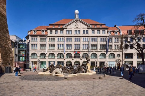 NEhekarussell, sculptor JÃ¼rgen Weber, marriage fountain, Hans Sachs fountain, fountain with bronze