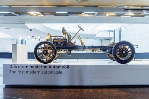 The first modern automobile. This technically sophisticated new vehicle shape from 1900