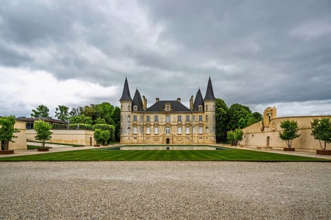 Vineyard of Chateau Pichon Longueville Baron Vineyard and grape fields around Pauillac, Bordeaux,