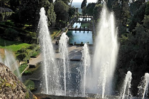 Neptune Fountain, Fontana di Nettuno, fish ponds, Renaissance garden of Villa d'Este, water