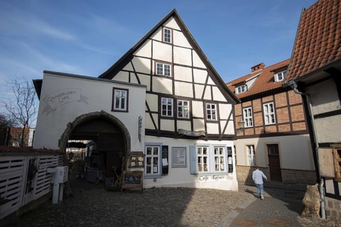 Cosy half-timbered house with Café Kaiser and pancake café in the old town of Quedlinburg,
