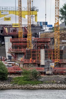 Rhine bridge Duisburg-Neuenkamp, motorway A40, start of construction of the second bridge, bridge