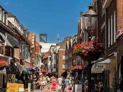 Many passers-by in the city centre of Venlo, Netherlands