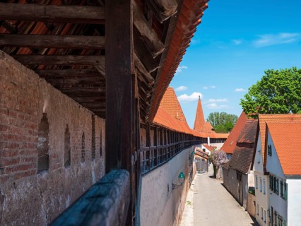Medieval town wall with battlements, Nördlingen, Bavaria, Germany