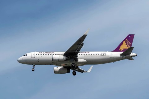 Aircraft Air Cambodia, XU-356, Airbus A320-200