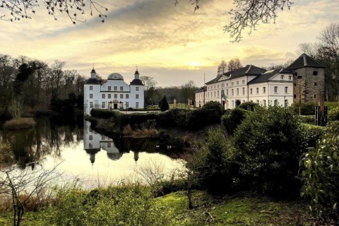 Castle moated castle moated castle hidtoric former summer residence of prince abbesses of