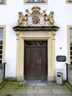 Tor Tor entrance to Borbeck Castle, above it the coat of arms of the Essen Cathedral Chapter with