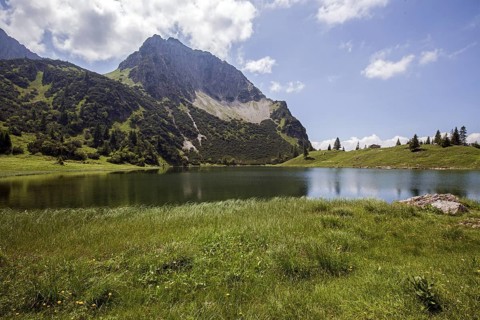 Lower GaiÃŸalpsee, behind Rubihorn, near Oberstdorf, OberallgÃ¤u, AllgÃ¤u Alps, AllgÃ¤u, Bavaria,