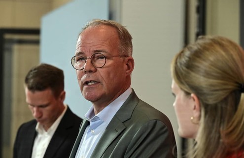 Matthias Miersch (centre), Chairman of the SPD parliamentary group, and Sonja Eichwede, one of the
