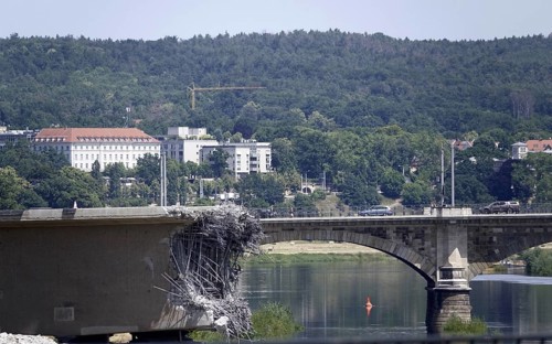 Demolition of the partially collapsed Carola Bridge, condition on 21 June 2025, Dresden, Saxony,