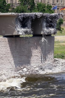 Demolition of the partially collapsed Carola Bridge, condition on 21 June 2025, Dresden, Saxony,