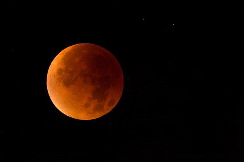 At 4:47 in the morning... Blood moon (total lunar eclipse) over North Rhine-Westphalia on 28