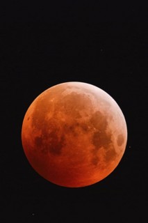 The 21.01.2019... Core shadow lunar eclipse... Blood moon (super moon, lunar eclipse), brightly