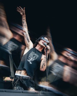 Remington Leith, singer of Palaye Royale live at Zitadelle Spandau, Berlin, 21/06/2025 Note: the